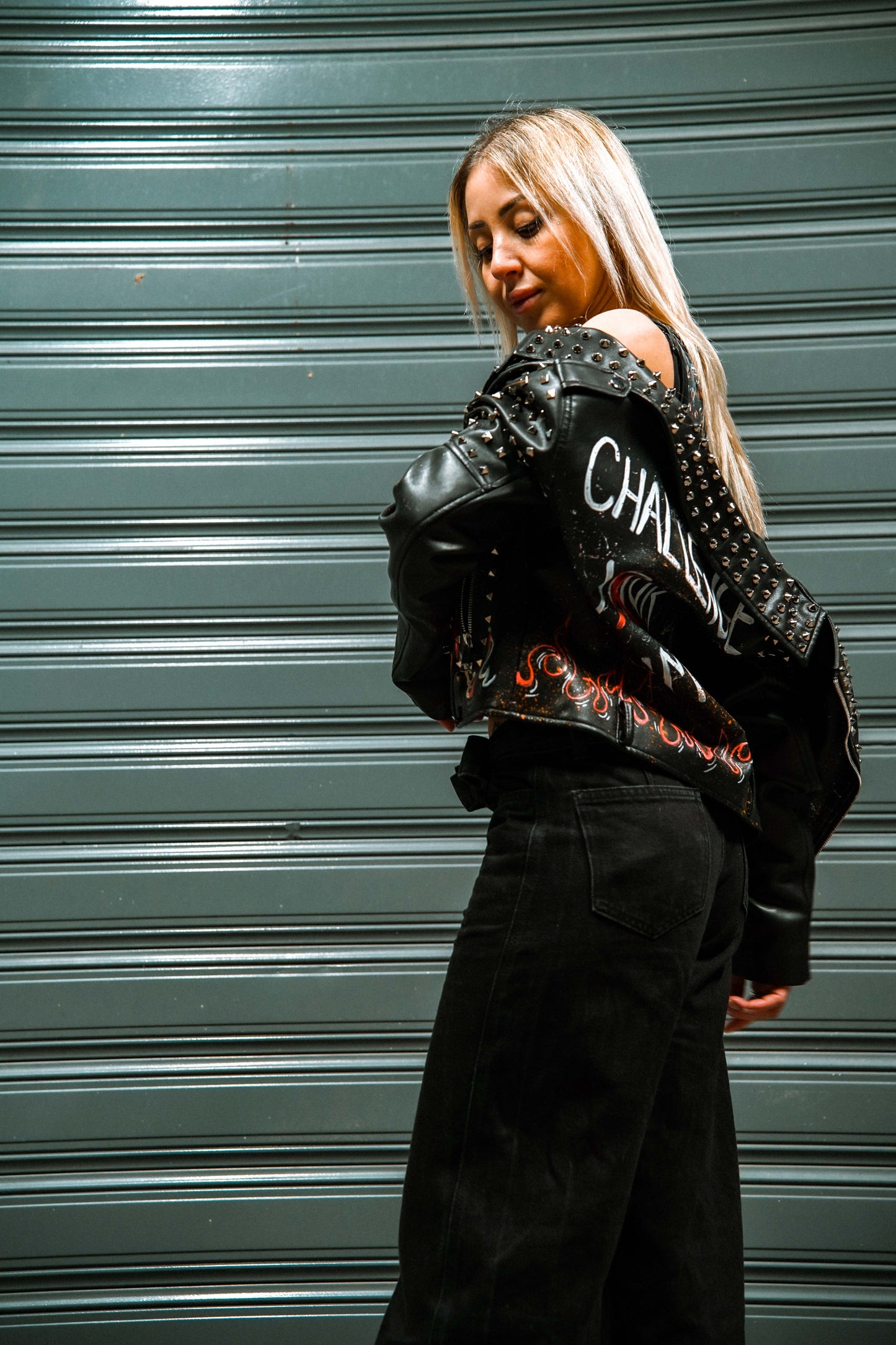 CHALLENGE YOUR LIMIT in pelle