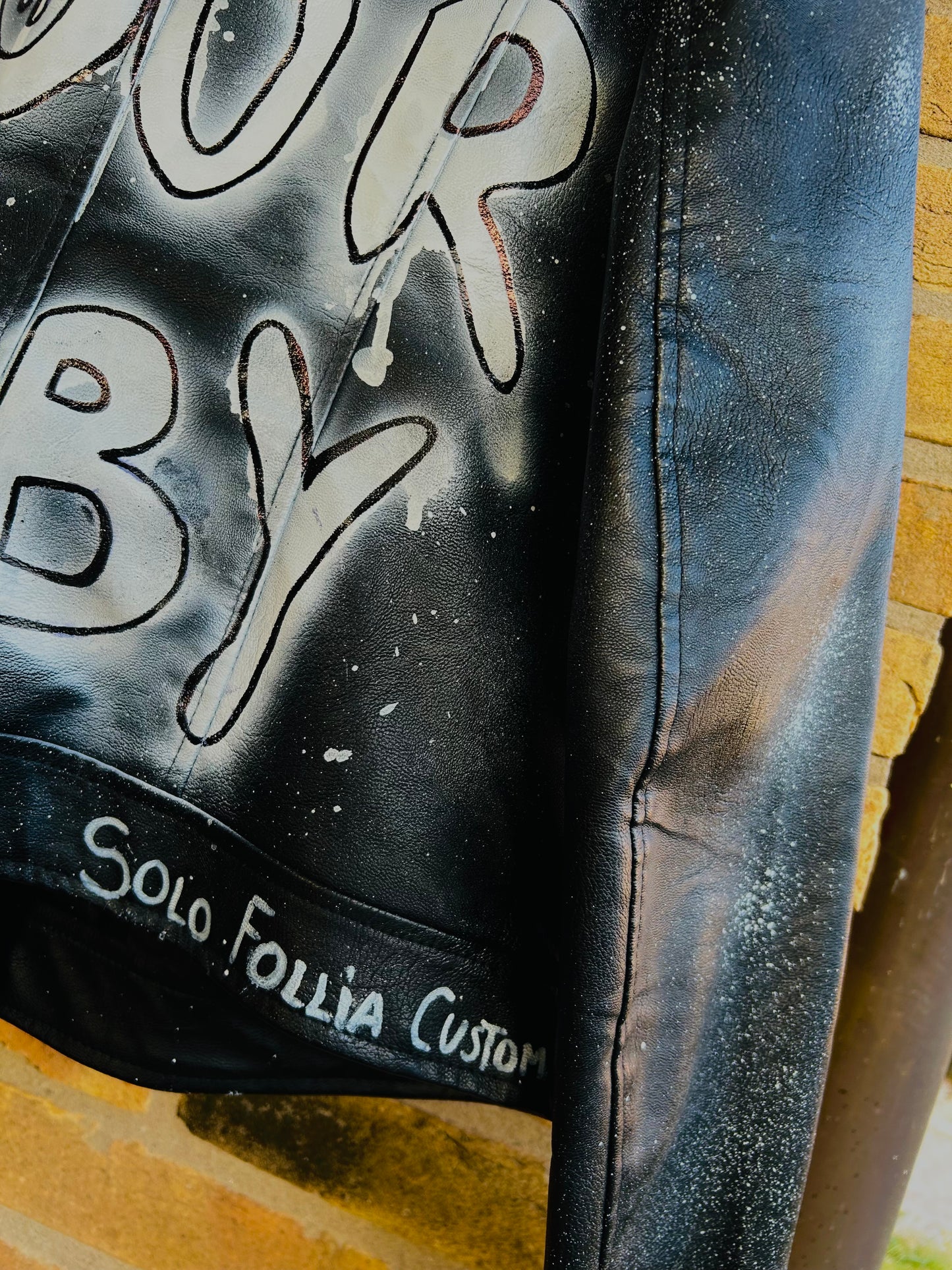 Giacca in pelle NOT YOUR BABY con borchie