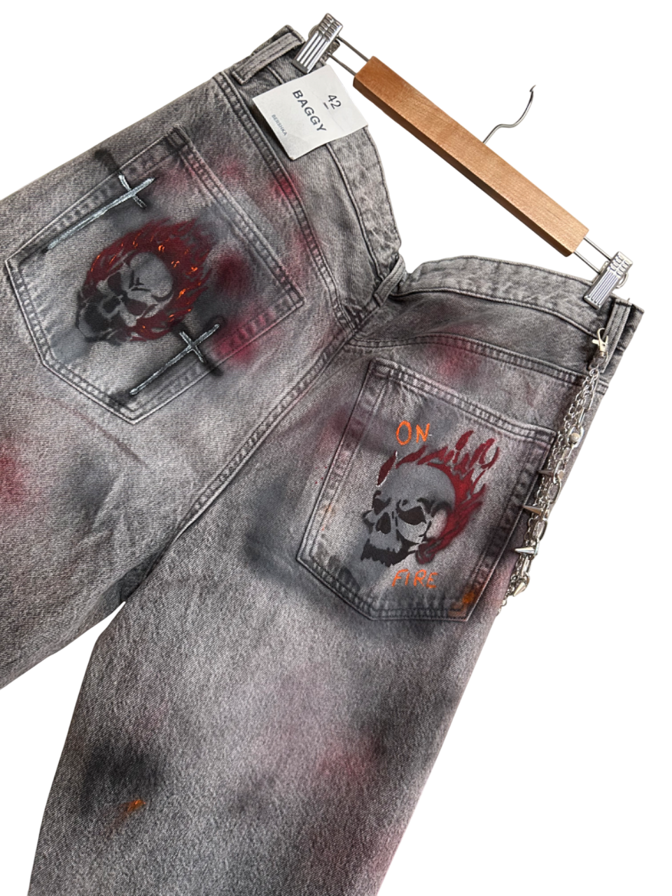 A) custom sui TUOI jeans