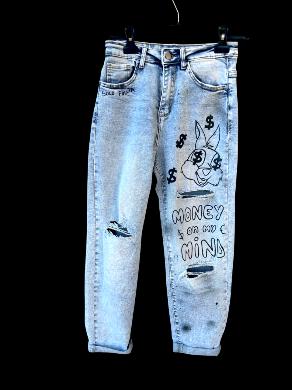 A) custom sui TUOI jeans