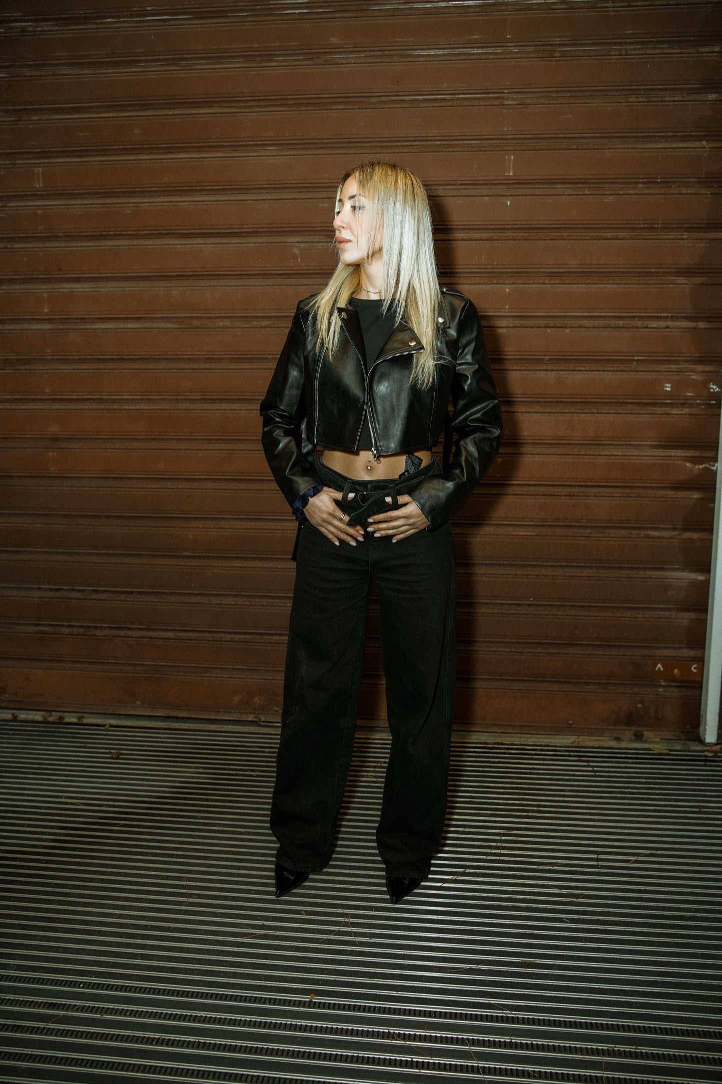 Giacca in pelle crop ROSA CON SPINE