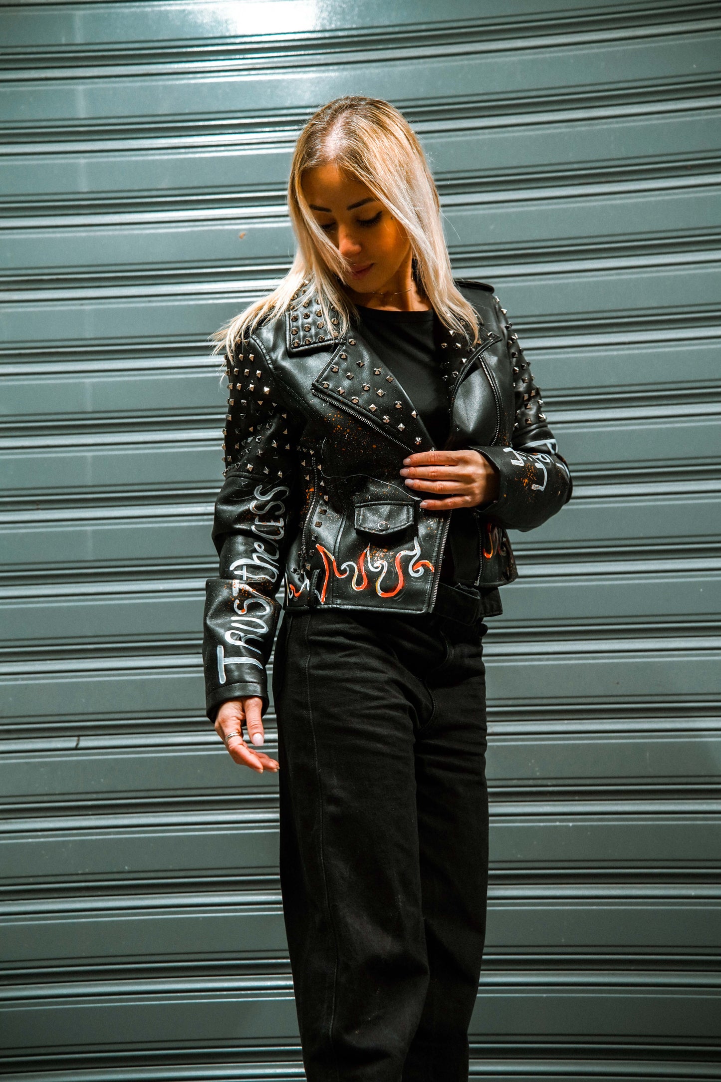 CHALLENGE YOUR LIMIT in pelle
