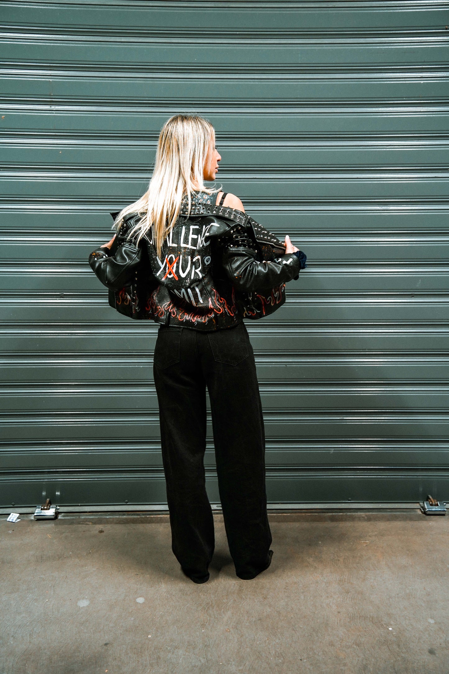 CHALLENGE YOUR LIMIT in pelle
