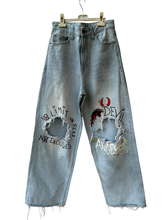 A) custom sui TUOI jeans